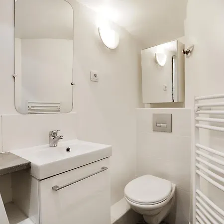 Pick A Flat's Apartements In Louvre-rivoli - Rue Du Roule Apartment *