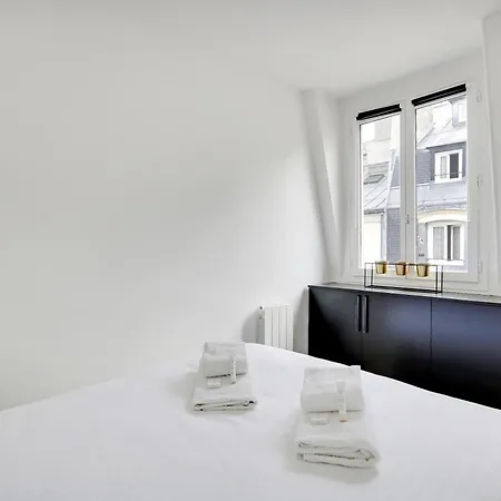 Pick A Flat's Apartements In Louvre-rivoli - Rue Du Roule *