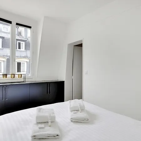 Pick A Flat's Apartements In Louvre-rivoli - Rue Du Roule