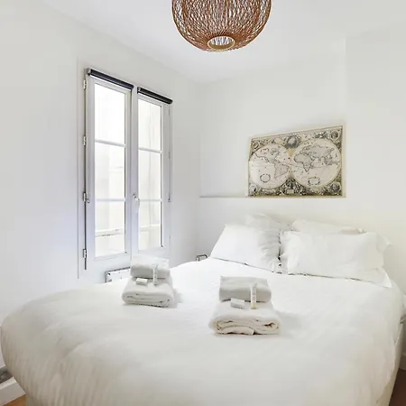 Pick A Flat's Apartements In Louvre-rivoli - Rue Du Roule * Paris