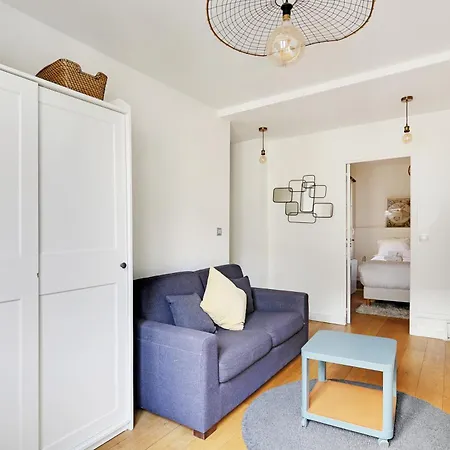 Apartment Pick A Flat's Apartements In Louvre-rivoli - Rue Du Roule *