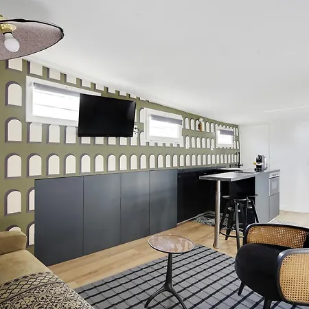 Apartment Pick A Flat's Apartements In Louvre-rivoli - Rue Du Roule Paris