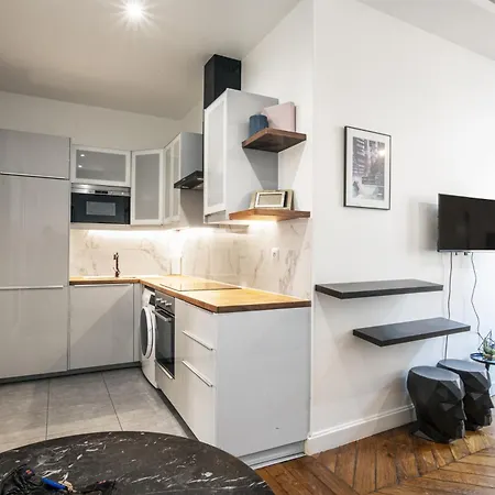 Apartment Pick A Flat's Apartements In Louvre-rivoli - Rue Du Roule *