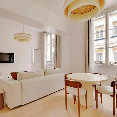 Pick A Flat's Apartements In Louvre-rivoli - Rue Du Roule Appartement Paris