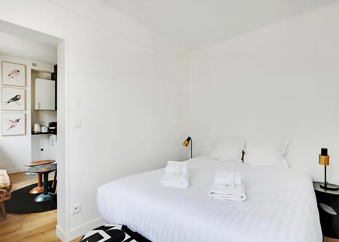 Pick A Flat's Apartements In Louvre-rivoli - Rue Du Roule Paris