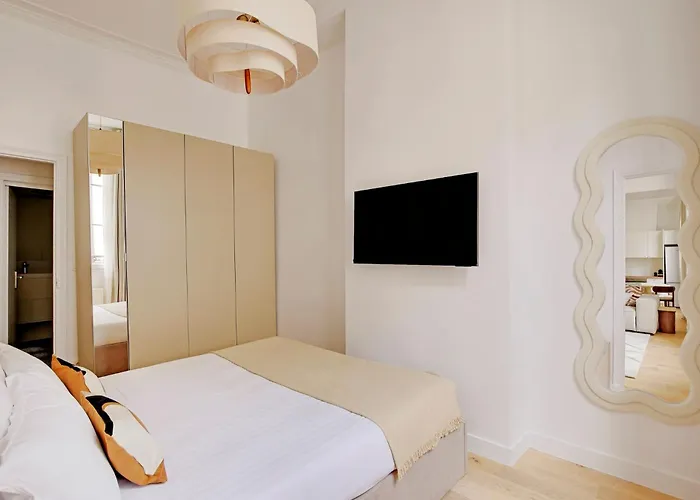 Pick A Flat's Apartements In Louvre-rivoli - Rue Du Roule *